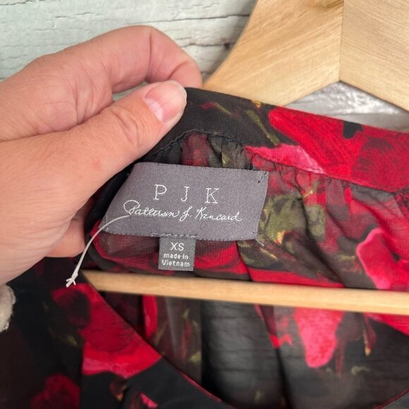 PJK Patterson J Kincaid blouse top red  black floral size XS - Picture 6 of 9